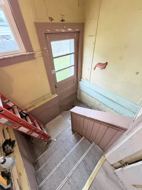 Entry Way - 1163 1st St, Eldorado, IL 62930 photo 1 of 1