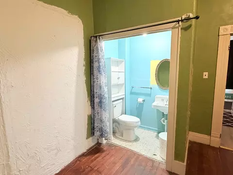 Bath - 1163 1st St, Eldorado, IL 62930 photo 2 of 2