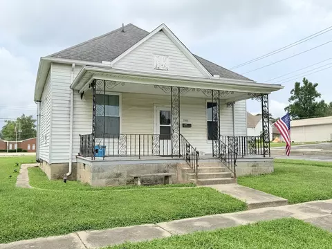 Exterior - 1163 1st St, Eldorado, IL 62930 photo 2 of 8