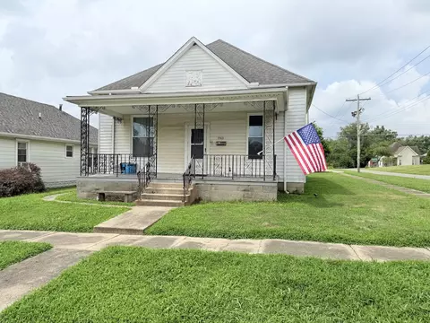 Exterior - 1163 1st St, Eldorado, IL 62930 photo 3 of 8
