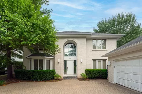 35 Barnard Ln, Highland Park, IL 60035