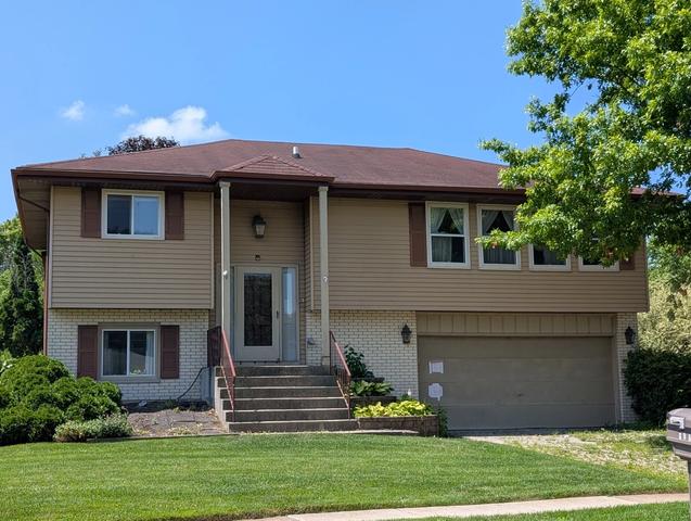 319 Joseph St, Woodstock, IL 60098