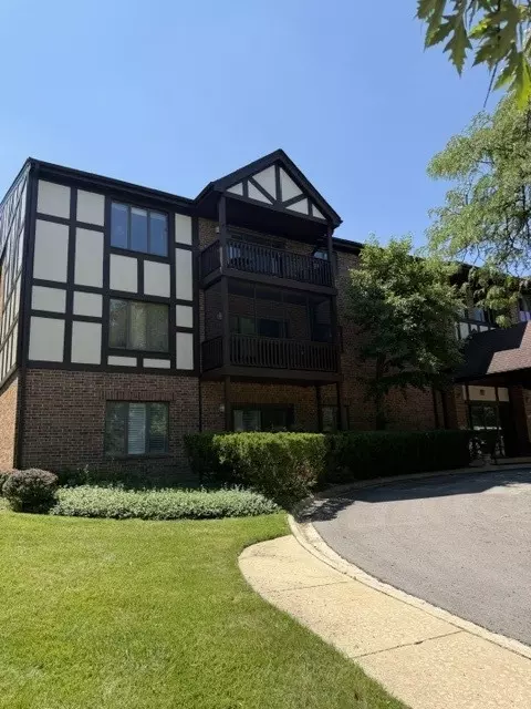 7737 W Golf Dr #302, Palos Heights, IL 60463