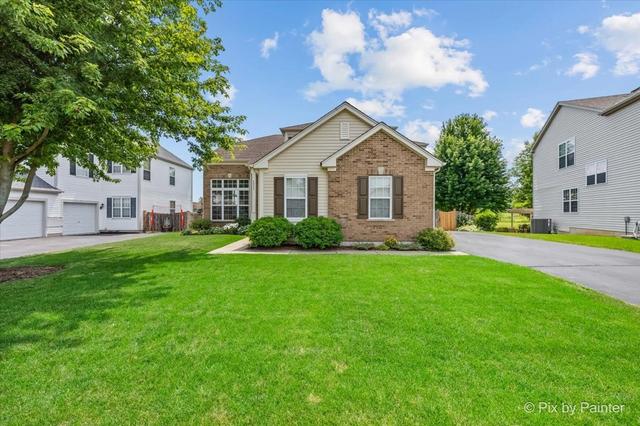 2033 Greenview Dr, Woodstock, IL 60098