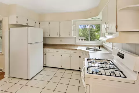 Kitchen - 2812 173rd St, Hazel Crest, IL 60429 photo 2 of 4