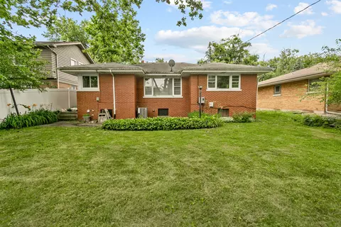 Exterior - 2812 173rd St, Hazel Crest, IL 60429 photo 3 of 4