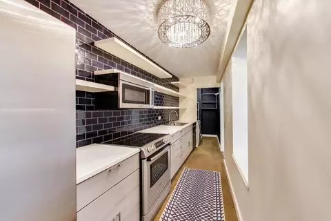 Kitchen - 40 E 9th St #1601, Chicago, IL 60605 photo 1 of 3