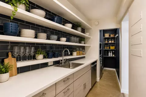 Kitchen - 40 E 9th St #1601, Chicago, IL 60605 photo 2 of 3