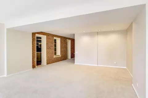 Living - 40 E 9th St #1601, Chicago, IL 60605 photo 3 of 4