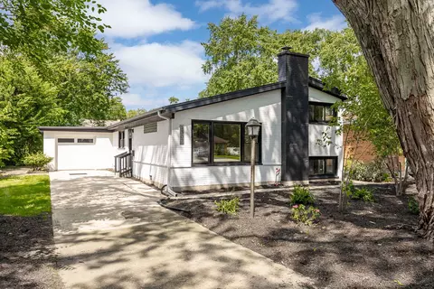Exterior - 1307 Pershing Ave, Wheaton, IL 60189 photo 4 of 11