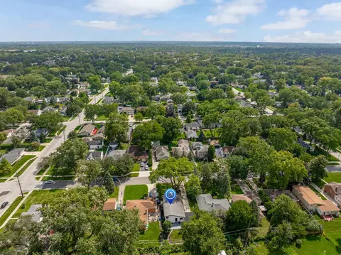View/Area - 1307 Pershing Ave, Wheaton, IL 60189 photo 4 of 5