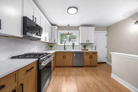 Kitchen - 1307 Pershing Ave, Wheaton, IL 60189 photo 3 of 4