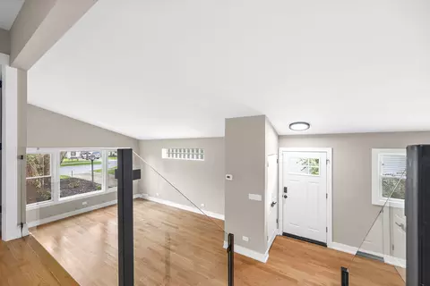 Entry Way - 1307 Pershing Ave, Wheaton, IL 60189 photo 1 of 1