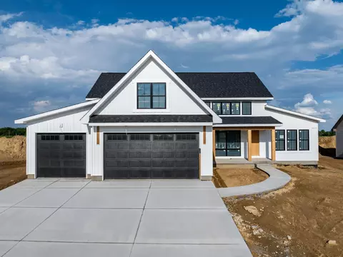 7131 Black Oak Dr, Bettendorf, IA 52722
