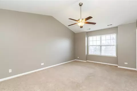 208 Comstock Dr, Elgin, IL 60124 photo 8
