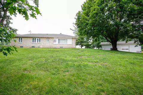 Exterior - 1742 Wolverine Rd, Dixon, IL 61021 photo 5 of 8