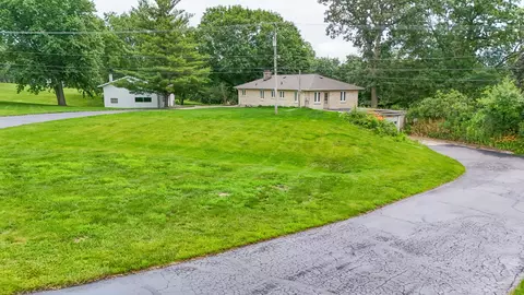 Exterior - 1742 Wolverine Rd, Dixon, IL 61021 photo 3 of 8