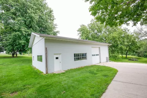 Exterior - 1742 Wolverine Rd, Dixon, IL 61021 photo 4 of 8