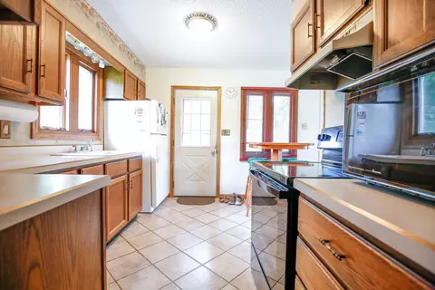 Kitchen - 1742 Wolverine Rd, Dixon, IL 61021 photo 2 of 2