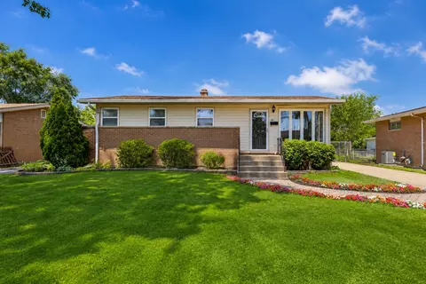 322 E Alden Dr, Addison, IL 60101 photo 1
