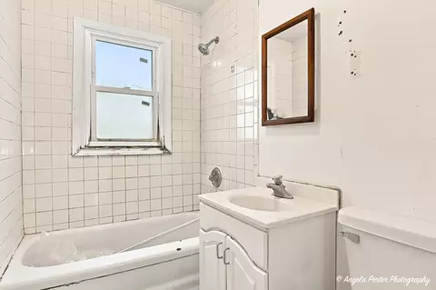 Bath - 513 Rand Rd, Mchenry, IL 60051 photo 1 of 1