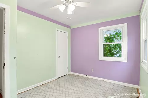 Bedroom - 513 Rand Rd, Mchenry, IL 60051 photo 2 of 4