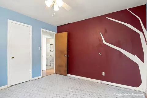 Bedroom - 513 Rand Rd, Mchenry, IL 60051 photo 4 of 4