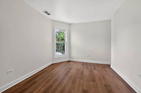 Bedroom - 107 4th Ave, Joliet, IL 60433 photo 1 of 5
