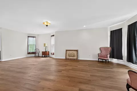 Living - 107 4th Ave, Joliet, IL 60433 photo 4 of 6