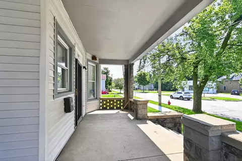 Exterior - 107 4th Ave, Joliet, IL 60433 photo 6 of 7