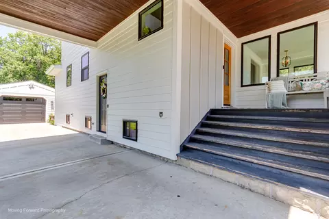 107 E Jefferson Ave, Wheaton, IL 60187 photo 4