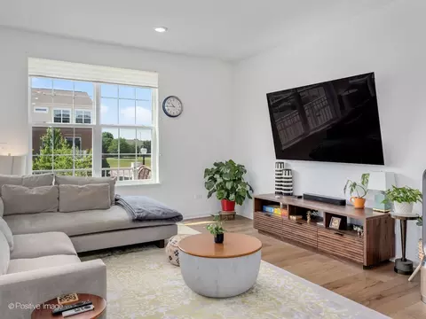 2939 Reflection Dr, Naperville, IL 60564 photo 6