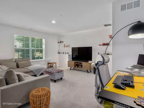 2939 Reflection Dr, Naperville, IL 60564 photo 4