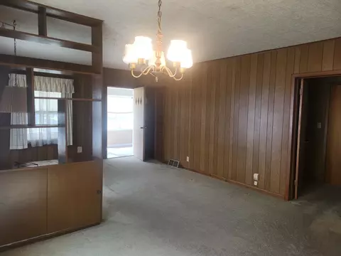 Living - 1415 W 1st St, Dixon, IL 61021 photo 2 of 2