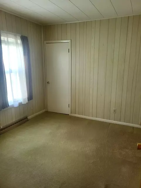 Bedroom - 1415 W 1st St, Dixon, IL 61021 photo 3 of 4