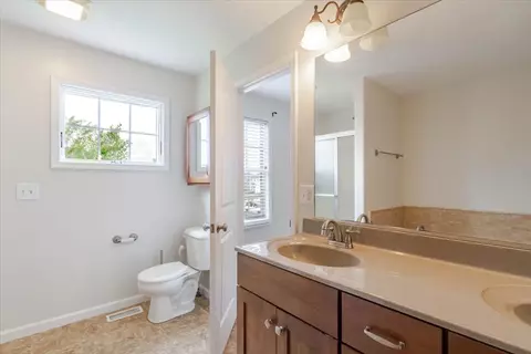 Bath - Undisclosed, Normal, IL 61761 photo 3 of 4