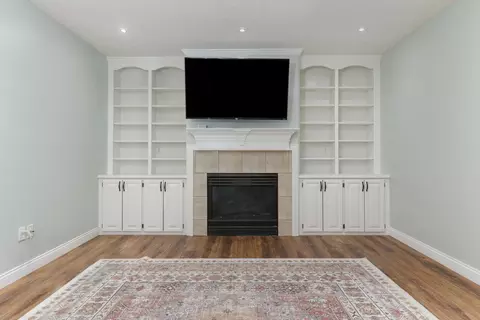 Living - 404 Sunset Dr, Colfax, IL 61728 photo 4 of 5