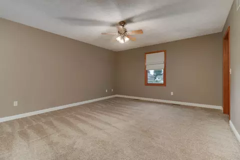 Bedroom - 404 Sunset Dr, Colfax, IL 61728 photo 1 of 6