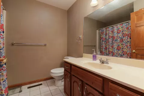 Bath - 404 Sunset Dr, Colfax, IL 61728 photo 1 of 3
