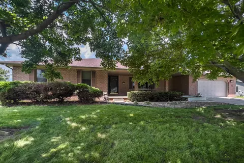 404 Sunset Dr, Colfax, IL 61728