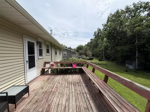 Exterior - 3036 Tower Rd, Clinton, IA 52732 photo 2 of 2