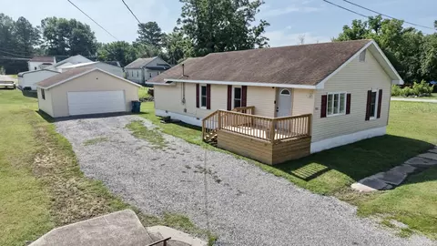 606 S Mulkey St, Christopher, IL 62822 photo 6