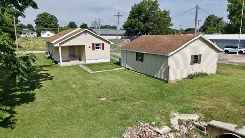 606 S Mulkey St, Christopher, IL 62822 photo 3