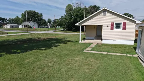 606 S Mulkey St, Christopher, IL 62822 photo 4