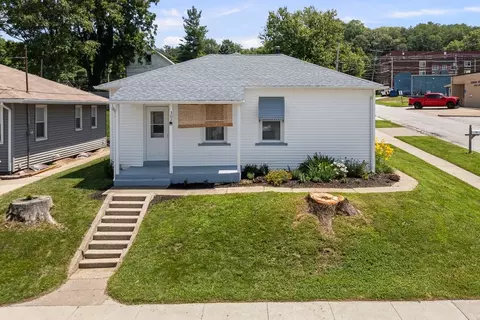 302 N Main St, Port Byron, IL 61275