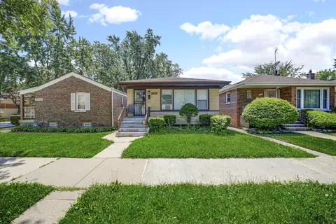 1105 W 123rd St, Calumet Park, IL 60827
