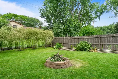 Exterior - 138 S Berteau Ave, Bartlett, IL 60103 photo 5 of 5