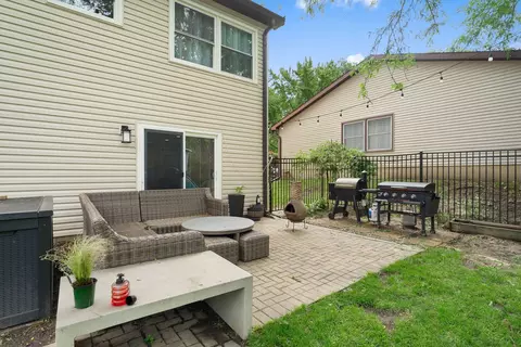 Exterior - 138 S Berteau Ave, Bartlett, IL 60103 photo 4 of 5