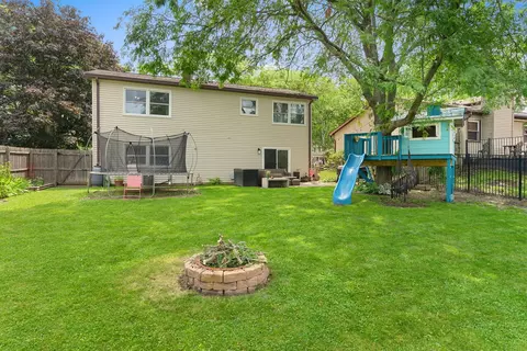 Exterior - 138 S Berteau Ave, Bartlett, IL 60103 photo 3 of 5