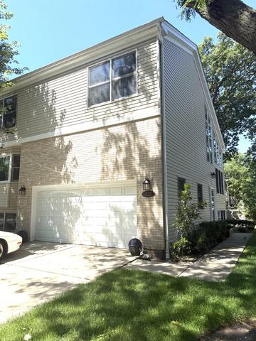 222 Thomas Dr, Wood Dale, IL 60191